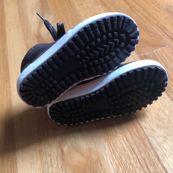 Toddler Boys Cat and Jack Axel Sneakers. - Picture 5 of 5